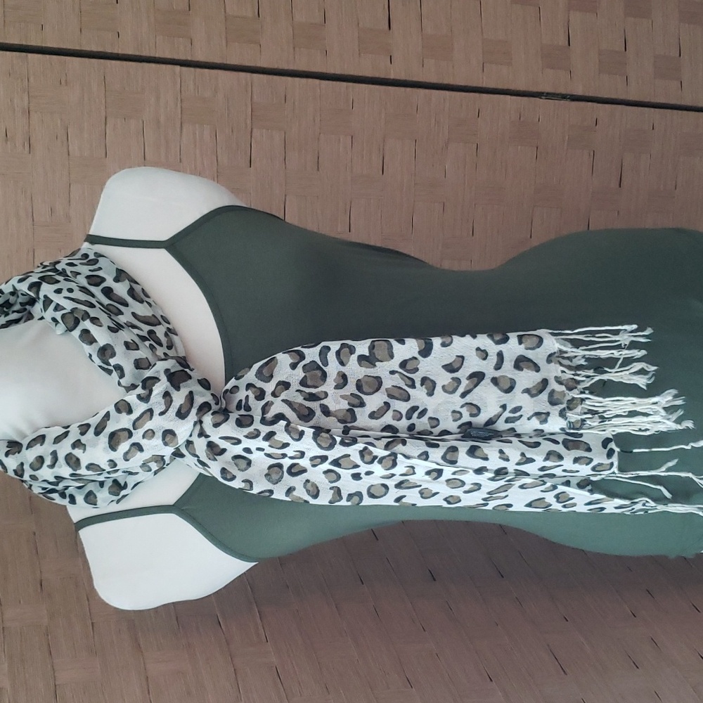 Leopard silk blend wrap/scarf
